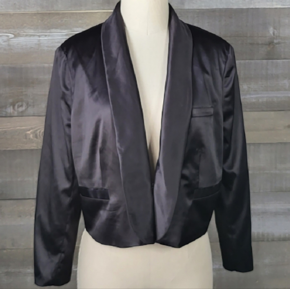 Adrianna Papell Cropped Tuxedo Style Satin Long Sleeves Blazer